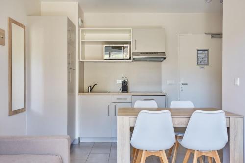 Apartment image 5
