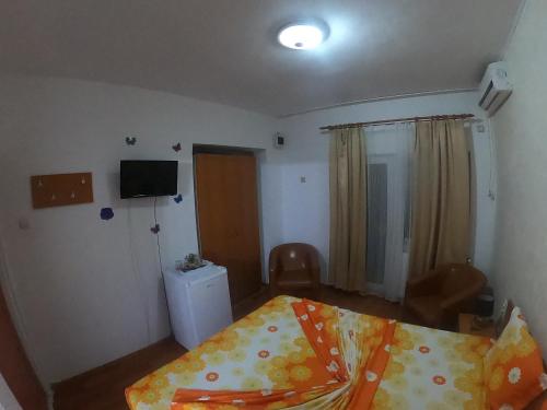 Double or Twin Room image 8