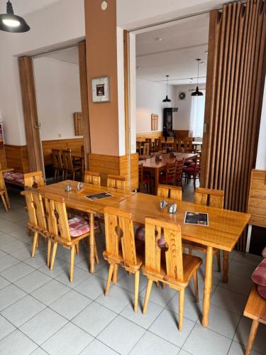 ห้องอาหาร, Formanka Mladějov - Pension 1 (Formanka Mladejov - Pension 1) in ซามอสติ-บลาตา