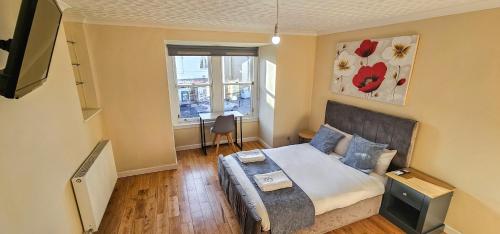 Bridge St 6 Bedroom House - Tranent in Tranent