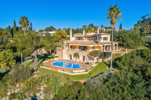 Villa Racanda by Villa Plus – khách sạn tại Sesmarias