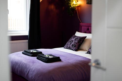 Stonecliffe Thirty Five By Alt-Stay - 3 Bed Contractor and Relocation Accommodation with Ensuite Bedroom, Parking, Kitchen, Laundry, Pool Table, Fast Wi Fi and Smart TV - Long Stay Ready with Weekly and Monthly Rates, Leeds (Foto 9)