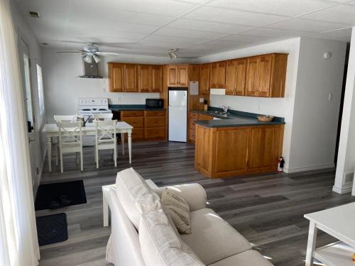 Cozy Cottage Retreat in Lambton Shores (ON)