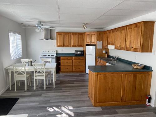 Cozy Cottage Retreat in Lambton Shores (ON)