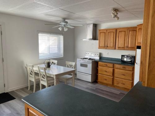 Cozy Cottage Retreat in Lambton Shores (ON)