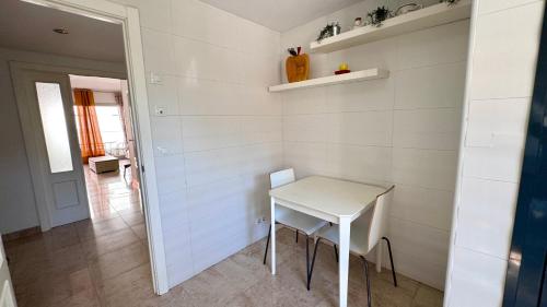 Facilities, Aguamar Vybdenia in Les Marines Beach