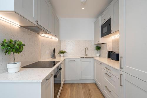 Chandos Place Residence - image 8