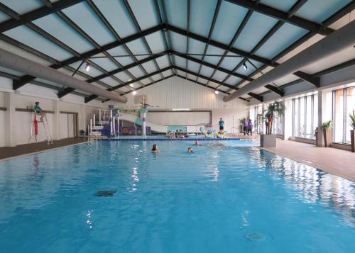 Exterior view, Castle Brake Holiday Park in Woodbury