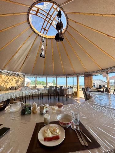 Guest house and Yurt camp "Ailuu" in Tong
