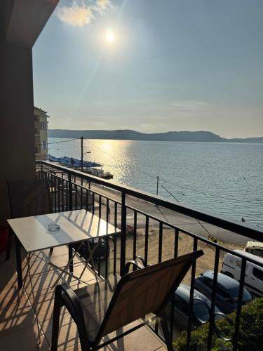 Alexis Apartments - Βαρακες