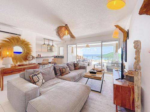 Koala1 Elegant 1BR Duplex, Anse Marcel, Sea View – khách sạn tại Anse Marcel