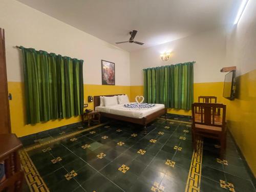 Three-Bedroom Cottage image 10