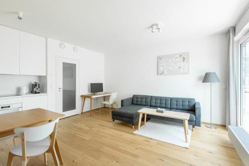 Contemporary apartment with garage parking, Prague (photo 5)