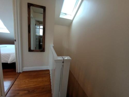 London Luxury 3 Bedroom Apartment close to East Ham Station, Londýn (fotografie 7)