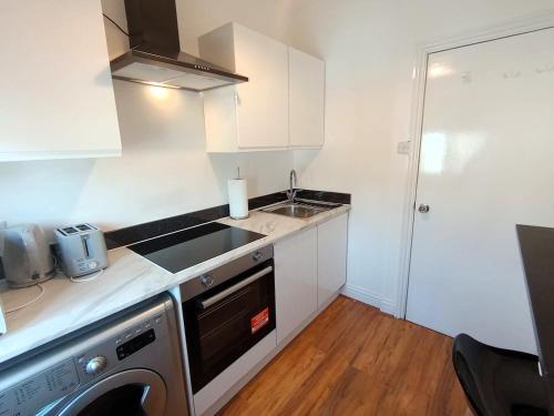 London Luxury 3 Bedroom Apartment close to East Ham Station, Londýn (fotografie 10)