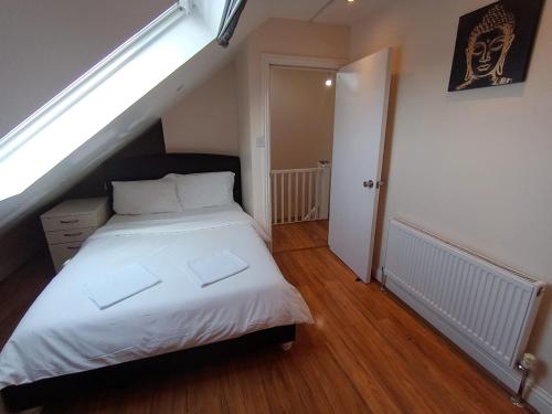 London Luxury 3 Bedroom Apartment close to East Ham Station, Londýn (fotografie 9)