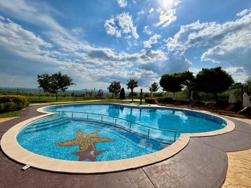 Swimming pool, Sunset Deluxe in Kosharitsa