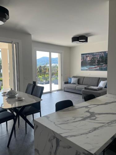 Villa Anna - Lake View Apartments in Predore