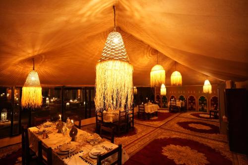 Arabian Nights Desert Camp Merzouga in Lac Yasmins