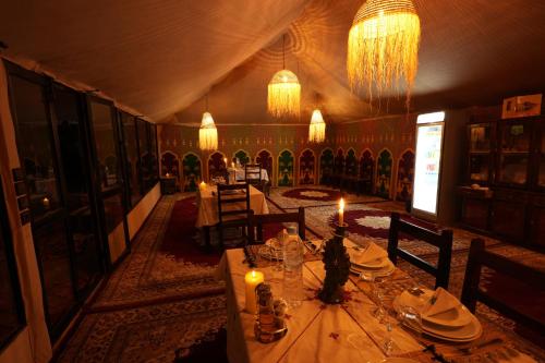 Arabian Nights Desert Camp Merzouga in Lac Yasmins