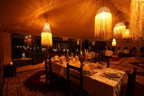 Arabian Nights Desert Camp Merzouga in Lac Yasmins
