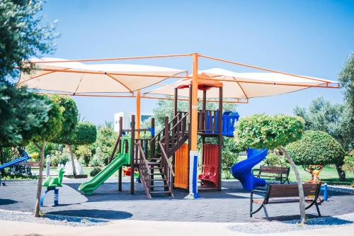 Cozy apartment at Thalassa Beach Resort, Northern Cyprus in 보콜리다