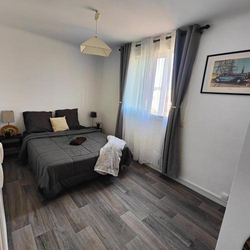 Grand F3 lumineux 55 m proche centre, plages, balcon, clim in Saint Martin