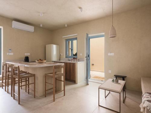 Off Apartments - image 3