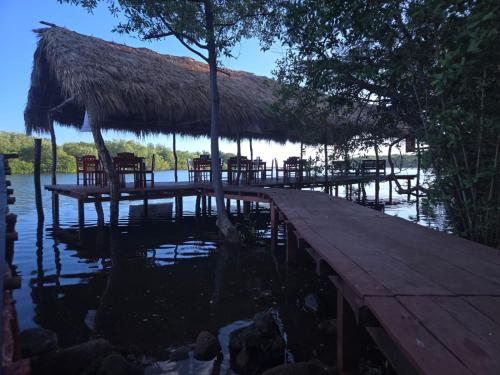 Mangrove Island Cabanas in 波内洛亚