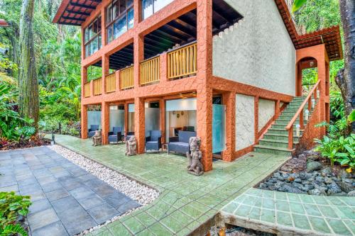 Ylang Ylang Beach Resort in 蒙提祖馬