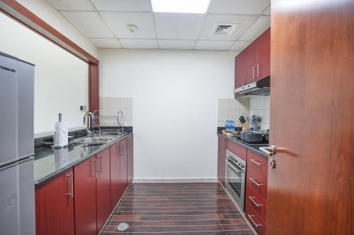 EasyGo-Marina Living with View and Amenities, Дубай (фото 9)