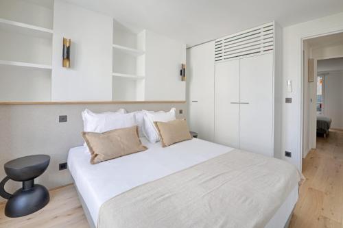 Louvre & Seine Luxury new 3BR Full AC By Melvane - image 8
