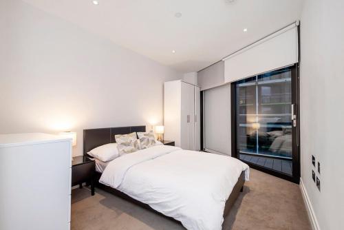 Stylish 2 Bed Close to Battersea Power station, Londyn (zdjęcie 10)