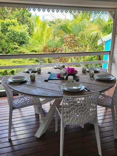 Kay Blue Traditional Creole house in Les Anses-d'Arlet
