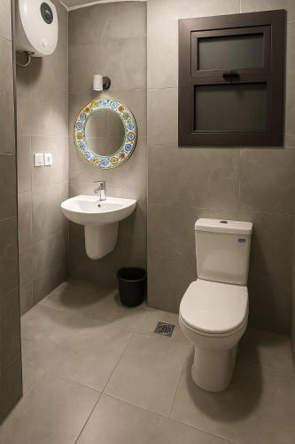 Beachfront Chalet in Porto Said with Pool, `Ezbet Shalabi el-Rûdi (foto 9)