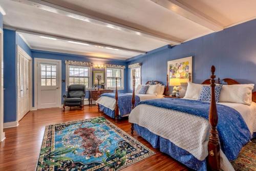 Deluxe Queen Room with Two Queen Beds