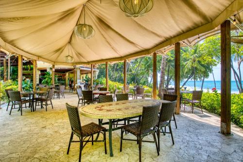 Ylang Ylang Beach Resort in 蒙提祖馬