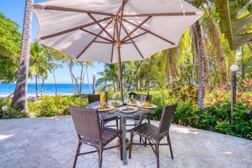 Ylang Ylang Beach Resort in 蒙提祖馬