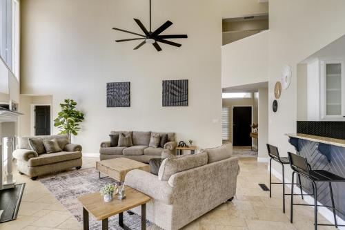 Outdoor Entertainment Area: Spacious Midland Home! in 미드랜드 시티 센터