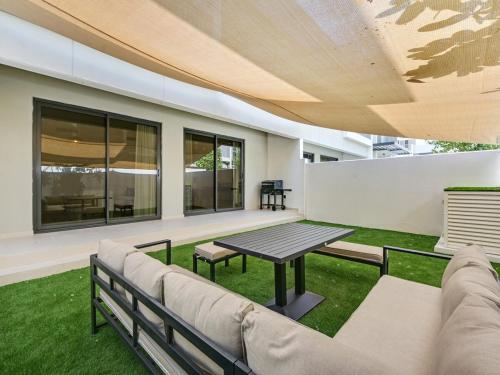 4BR Luxurious Villa DAMAC Hills 2, Dubaj (fotografie 2)