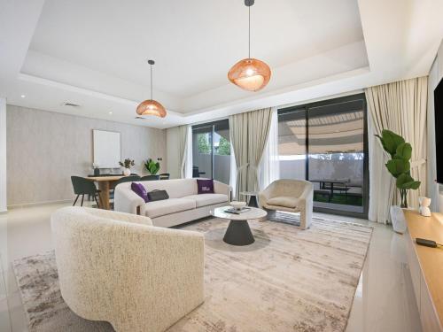 4BR Luxurious Villa DAMAC Hills 2, Dubaj (fotografie 10)
