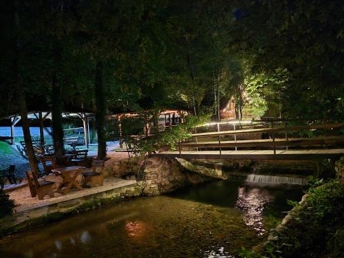 비테즈 Etno selo BISTROVO 4성급 싱글룸 외관