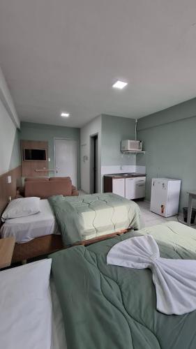 5 twin beds