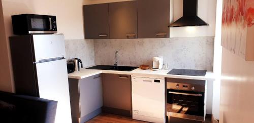 virtuve, 3 Liberte- 3rd in Saint-Affrique (Midi-Pyrenees)