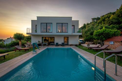 Villa Joy 4ever 5