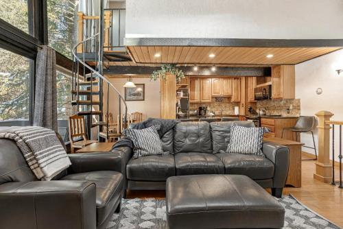 2 Bedroom Plus Loft, Right on Gore Creek, Free Bus Route, New Listing