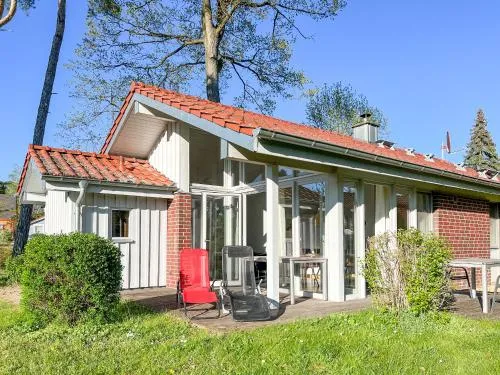 Familienunterkunft Wiesengeflüster E8 - strandnah mit Sauna und Garten in Röbel, Deutschland