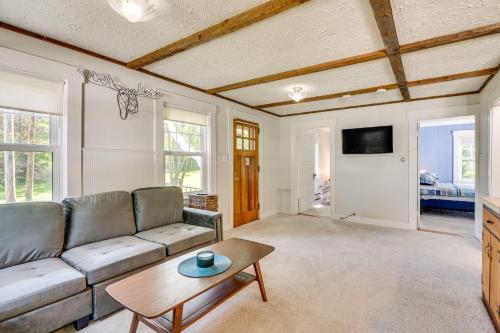 Cozy Cottage Near Ski Bretton Wood and Franconia in Bethlehem