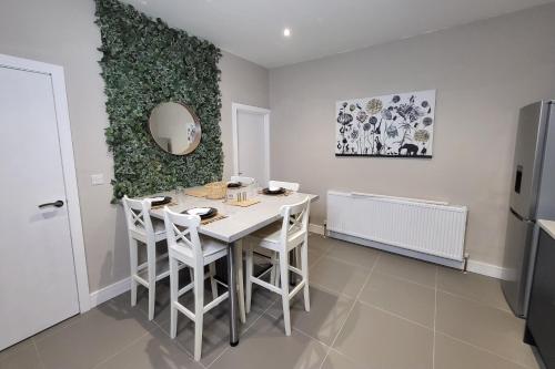 Kep Stays City Centre 4 bed Apartment