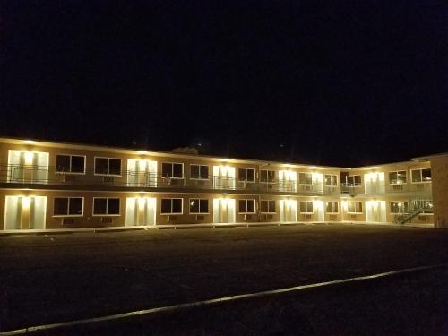 Leisure Lodge Motel